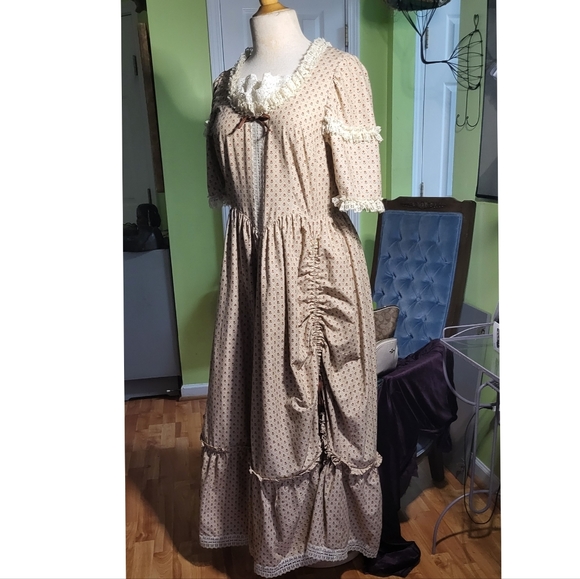 Vintage Plussize Handmade Prairie Dress with Matching Bonnet - Picture 2 of 8